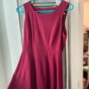 Lauren Conrad dress size 6. Cute cut out in the back, flowy bottom